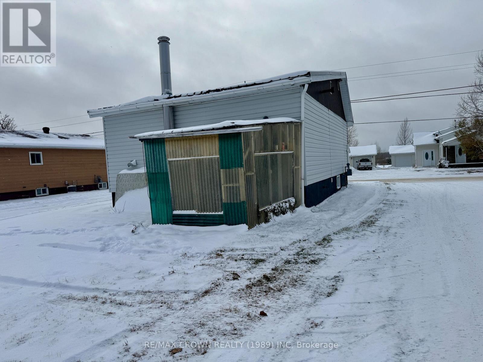 209 Ross Road, Smooth Rock Falls (Srf), ON - Outdoor With Exterior