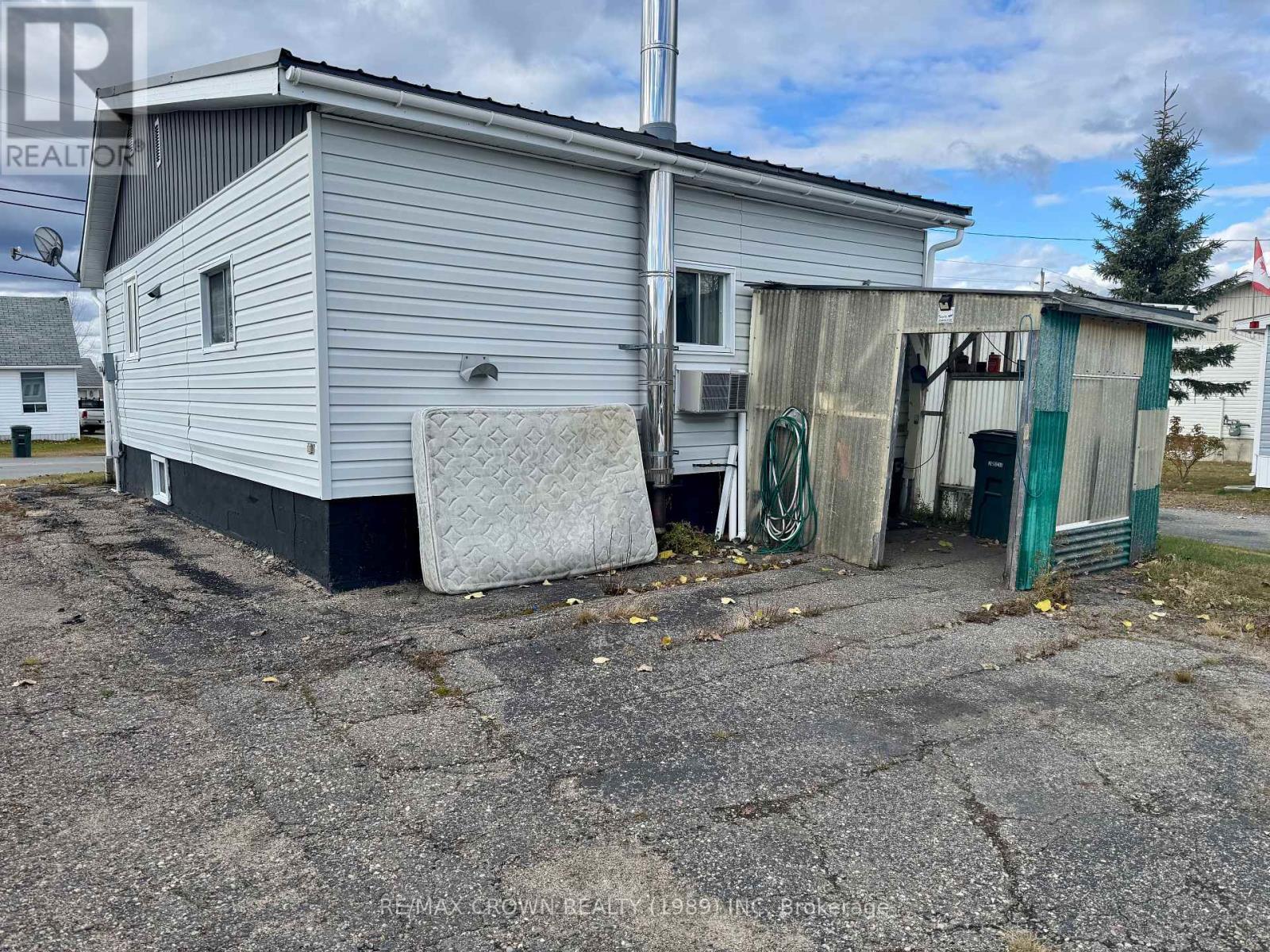 209 Ross Road, Smooth Rock Falls (Srf), ON - Outdoor