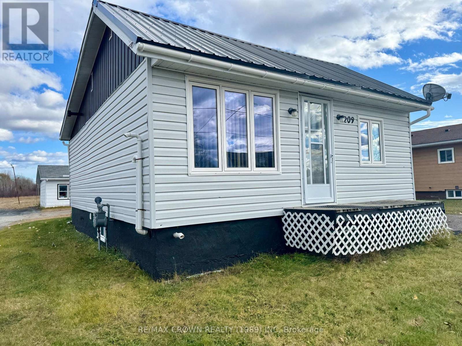 209 Ross Road, Smooth Rock Falls (Srf), ON - Outdoor