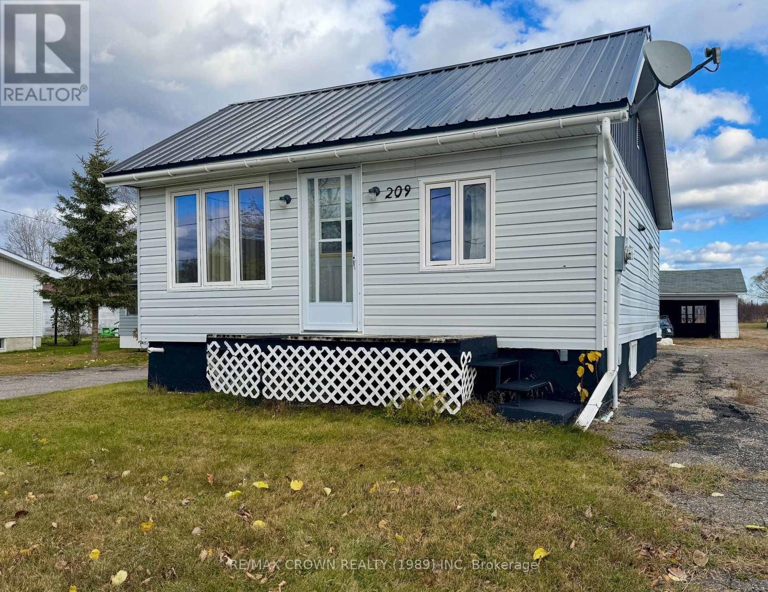 209 Ross Road, Smooth Rock Falls (Srf), ON - Outdoor