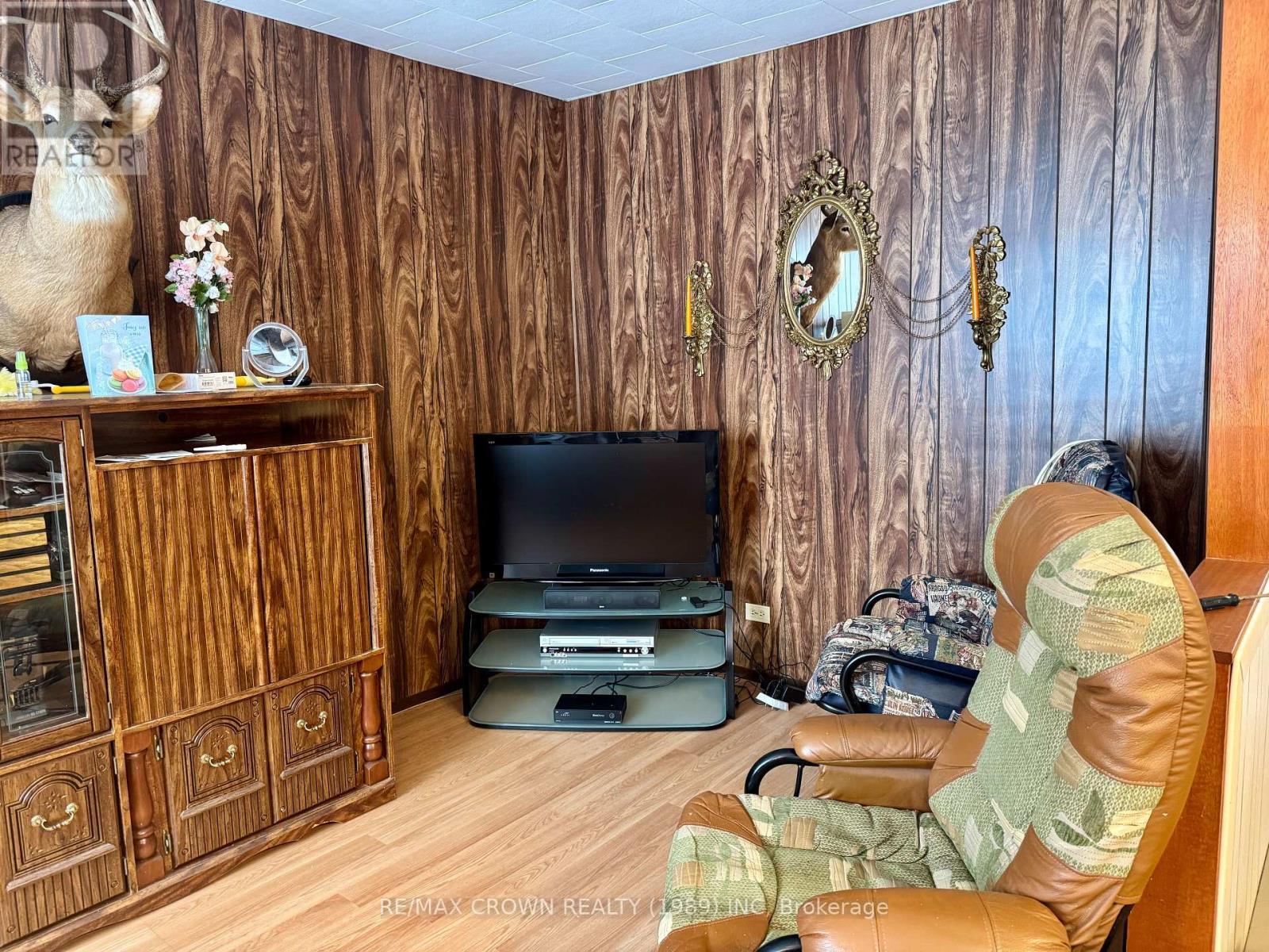 209 Ross Road, Smooth Rock Falls (Srf), ON - Indoor Photo Showing Other Room