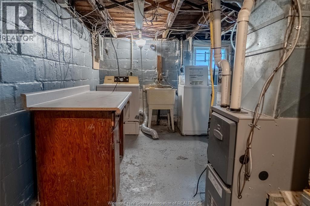 446 Mckay Avenue, Windsor, ON - Indoor Photo Showing Basement