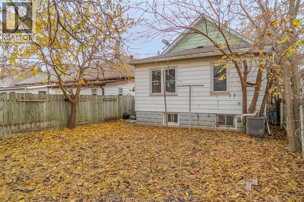 446 Mckay Avenue, Windsor, ON - Outdoor