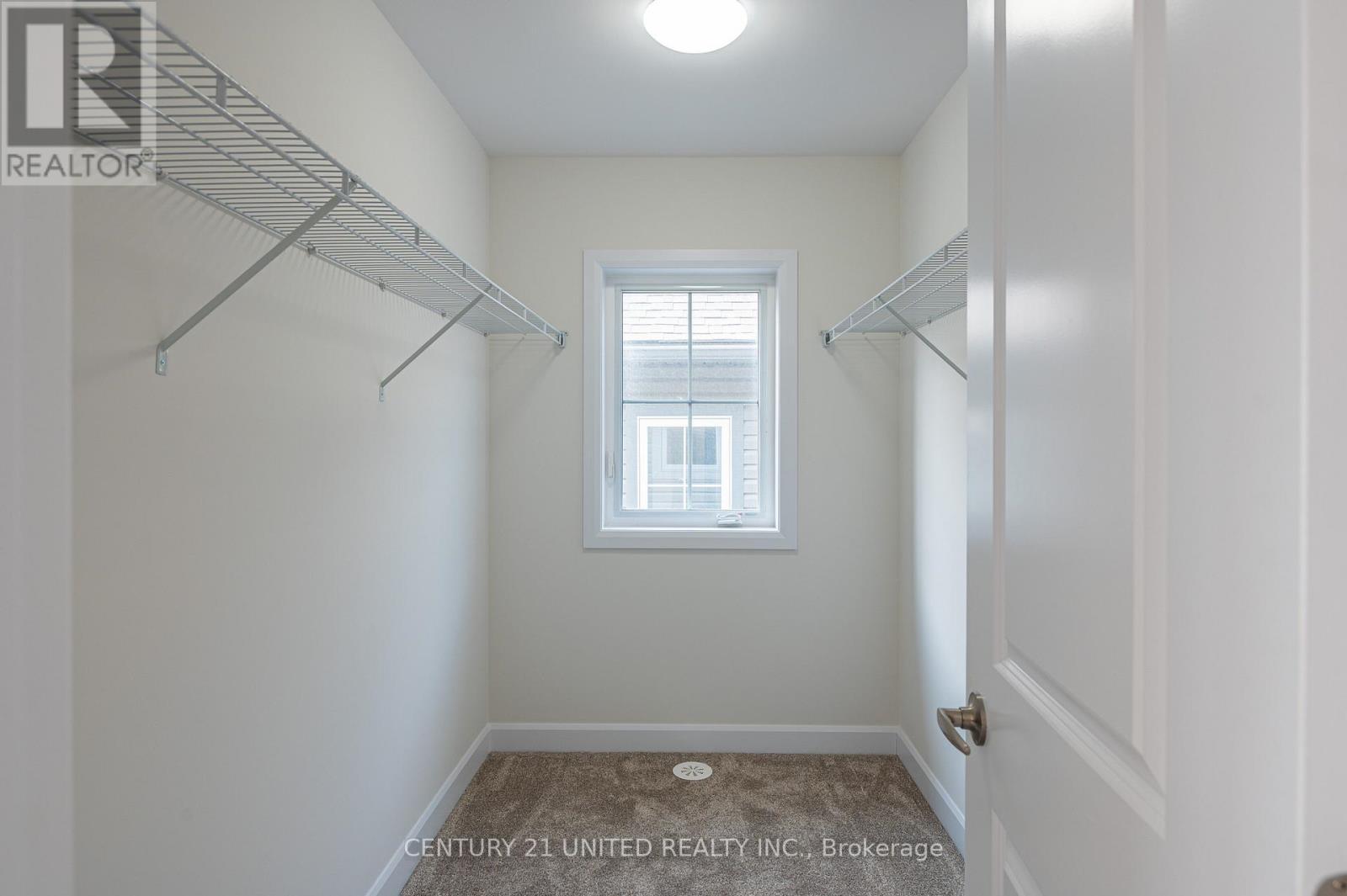 307 Mullighan Gardens, Peterborough (Monaghan Ward 2), ON - Indoor