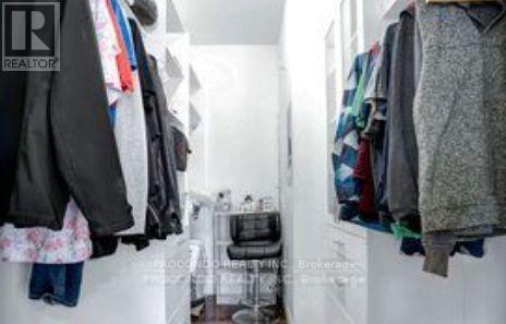 Room 2 - 528 Jones Road, Hamilton, ON - Indoor With Storage