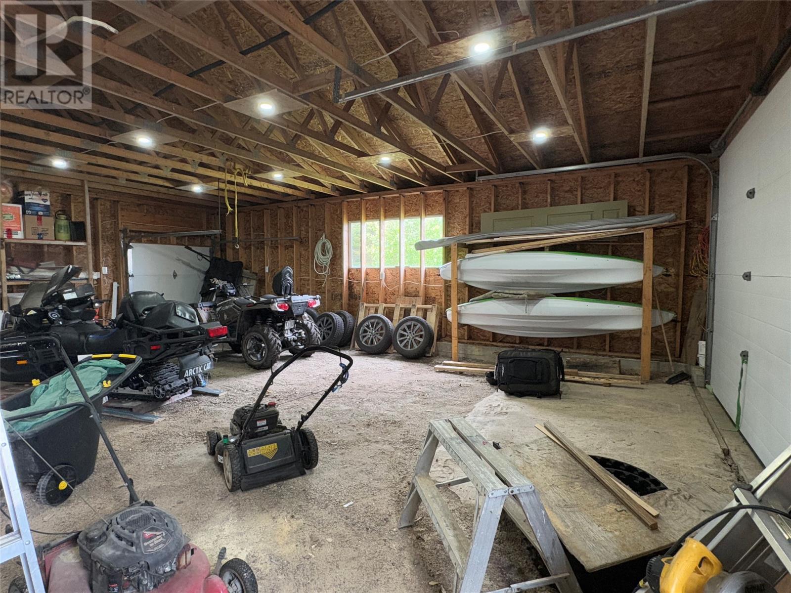 321 Main Road, Boswarlos, NL - Indoor