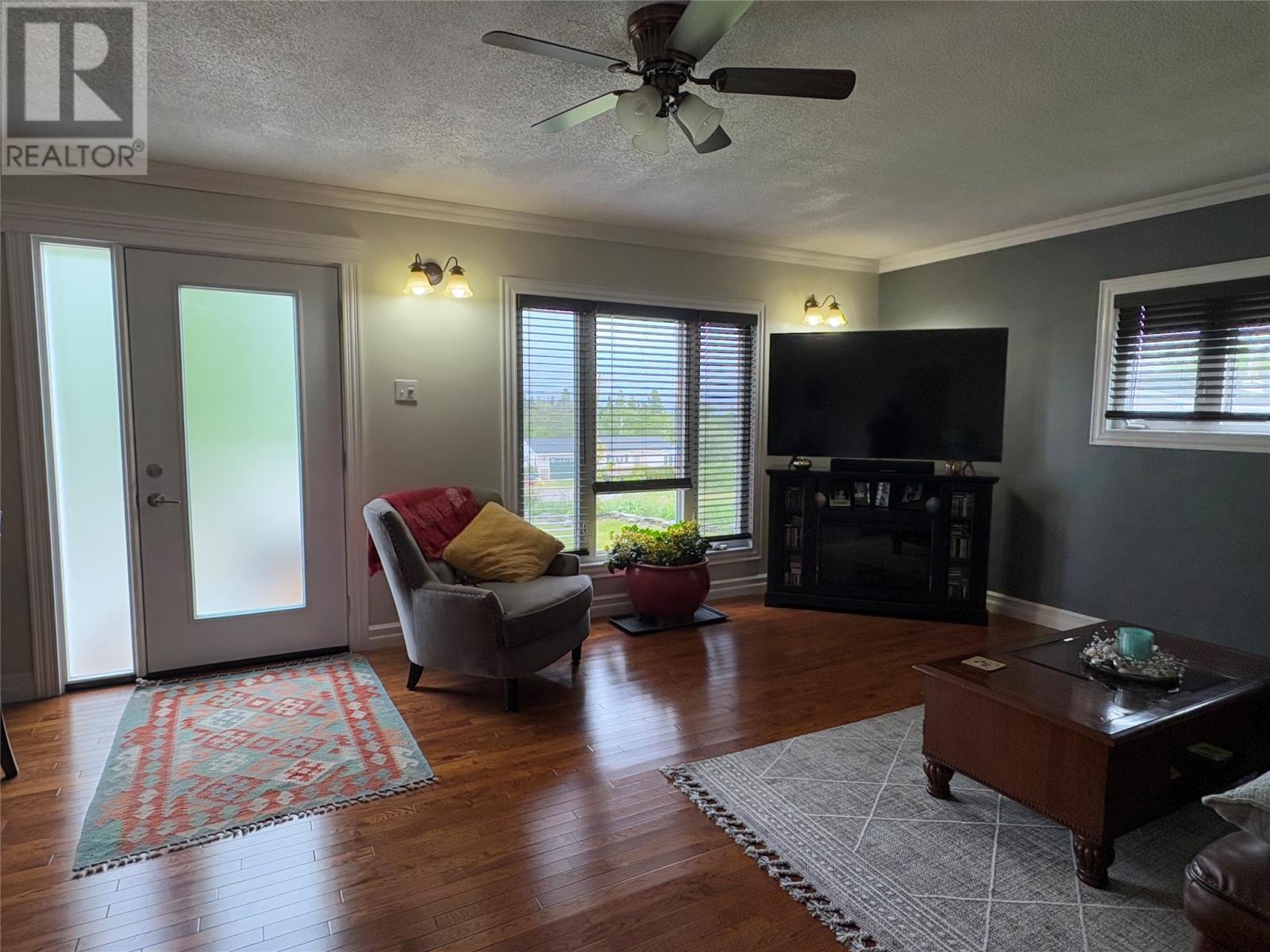 321 Main Road, Boswarlos, NL - Indoor Photo Showing Living Room
