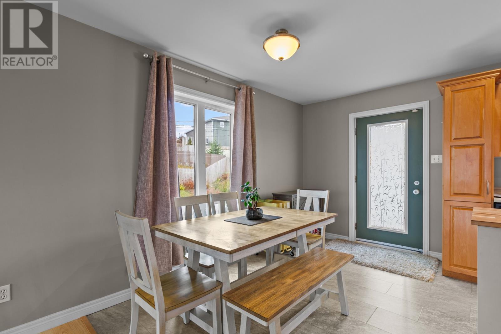 54 Goldfinch Drive, Paradise, NL - Indoor Photo Showing Dining Room