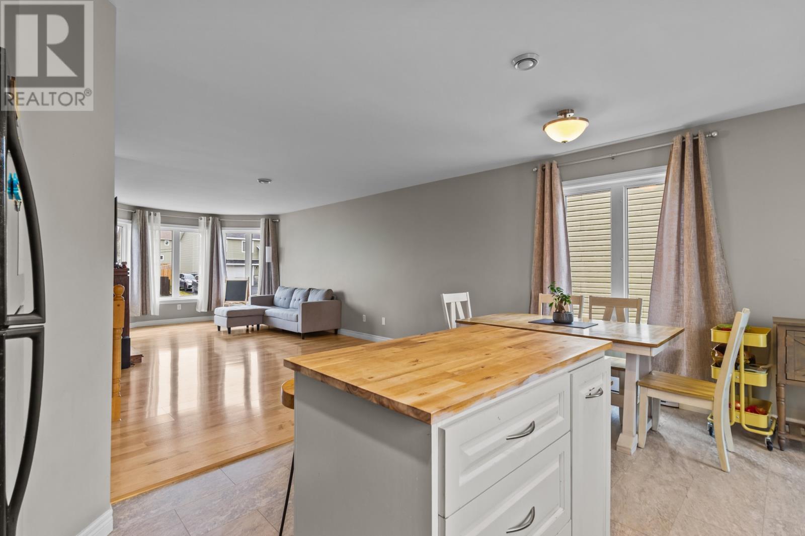 54 Goldfinch Drive, Paradise, NL - Indoor