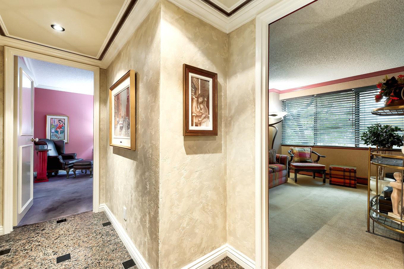 Corridor - 205-5720 Av. Rembrandt, Côte-Saint-Luc, QC - Indoor Photo Showing Other Room