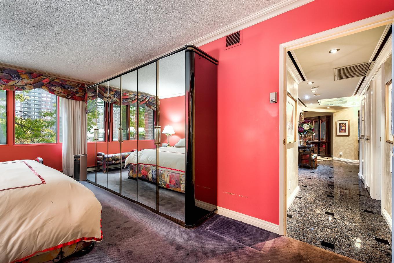 Chambre à coucher principale - 205-5720 Av. Rembrandt, Côte-Saint-Luc, QC - Indoor Photo Showing Bedroom