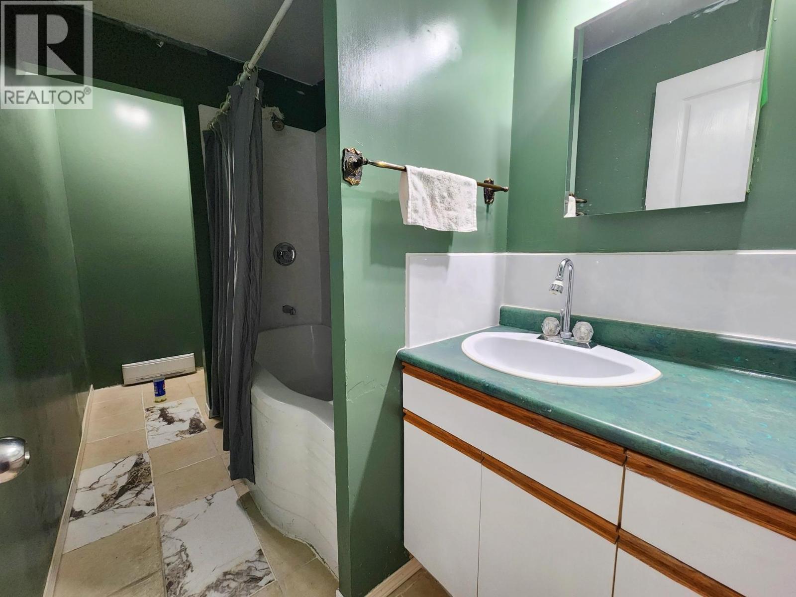 9247 Nazko Road, Bouchie Lake, BC - Indoor Photo Showing Bathroom