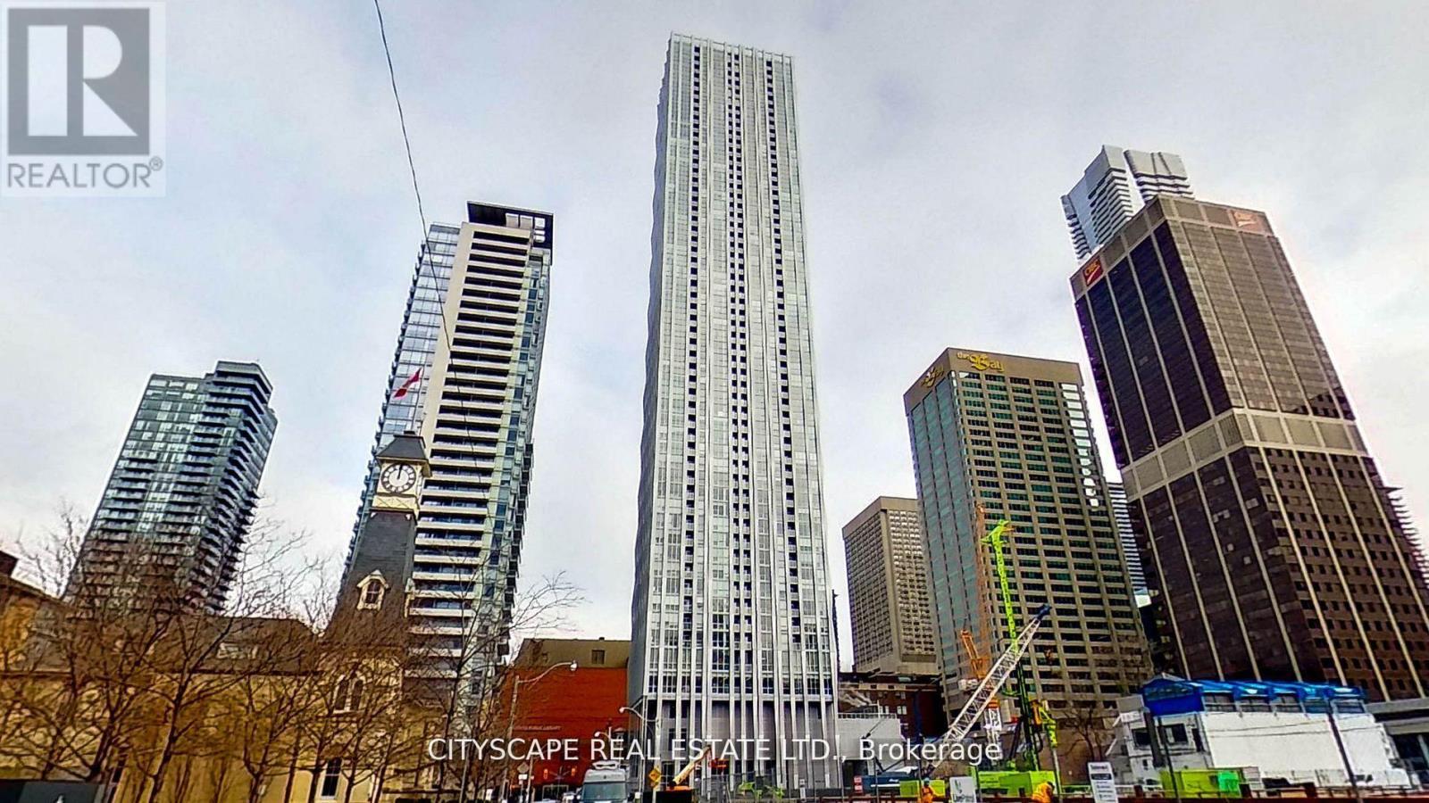 1706 - 1 Yorkville Avenue, Toronto, ON - Outdoor With Facade