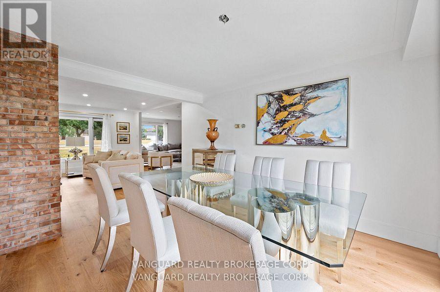 80 Kleins Crescent, Vaughan, ON - Indoor Photo Showing Dining Room