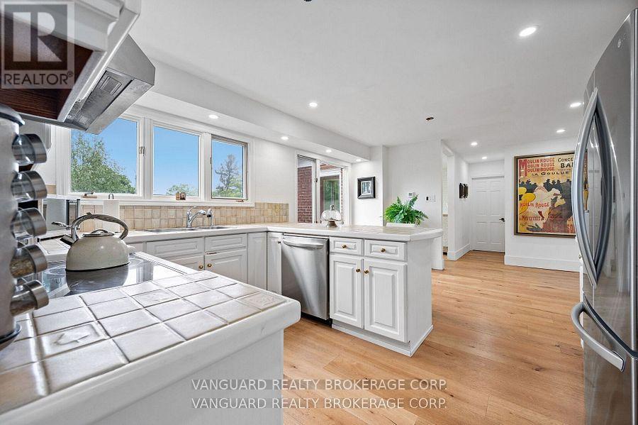 80 Kleins Crescent, Vaughan, ON - Indoor Photo Showing Other Room