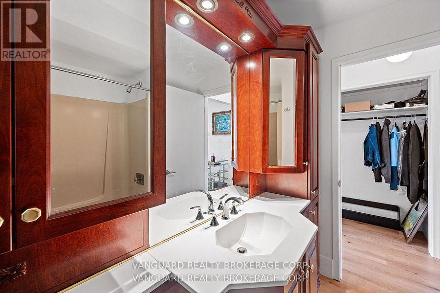 80 Kleins Crescent, Vaughan, ON - Indoor Photo Showing Bathroom