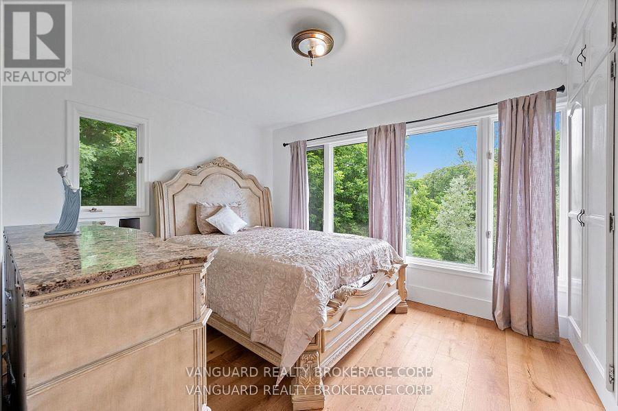 80 Kleins Crescent, Vaughan, ON - Indoor Photo Showing Bedroom