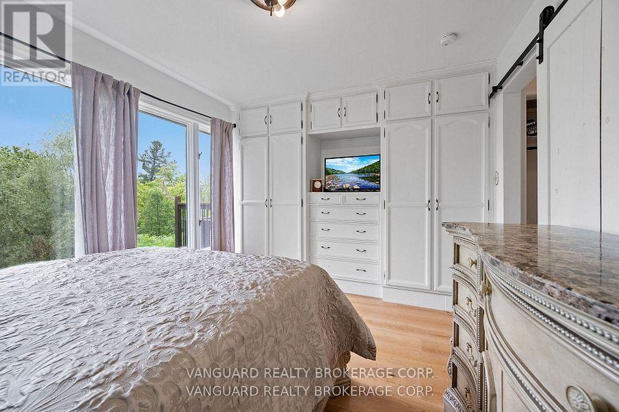 80 Kleins Crescent, Vaughan, ON - Indoor Photo Showing Bedroom