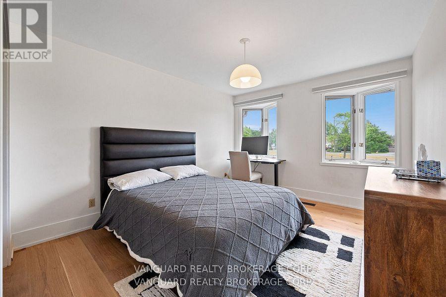 80 Kleins Crescent, Vaughan, ON - Indoor Photo Showing Bedroom