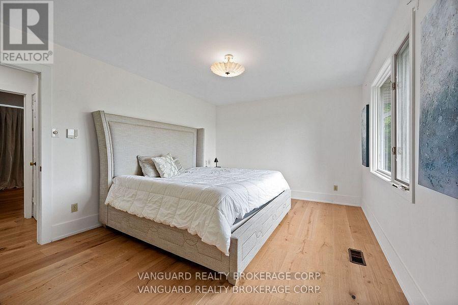 80 Kleins Crescent, Vaughan, ON - Indoor Photo Showing Bedroom