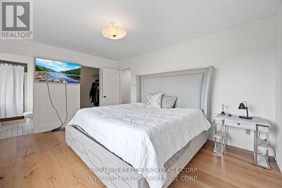 80 Kleins Crescent, Vaughan, ON - Indoor Photo Showing Bedroom