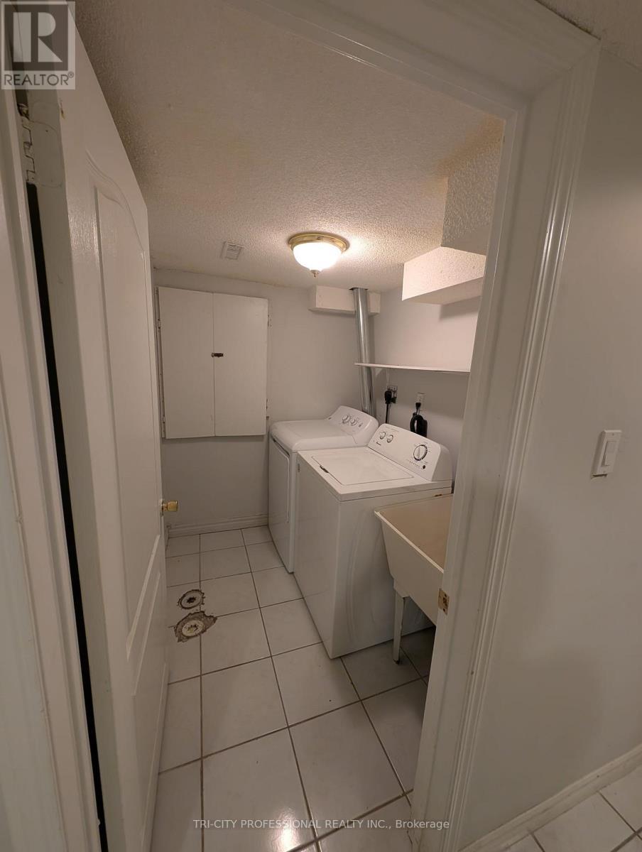 65 Mount Ranier Crescent, Brampton, ON - Indoor Photo Showing Laundry Room