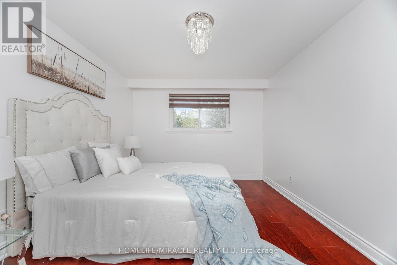 764 Eaglemount Crescent, Mississauga, ON - Indoor Photo Showing Bedroom