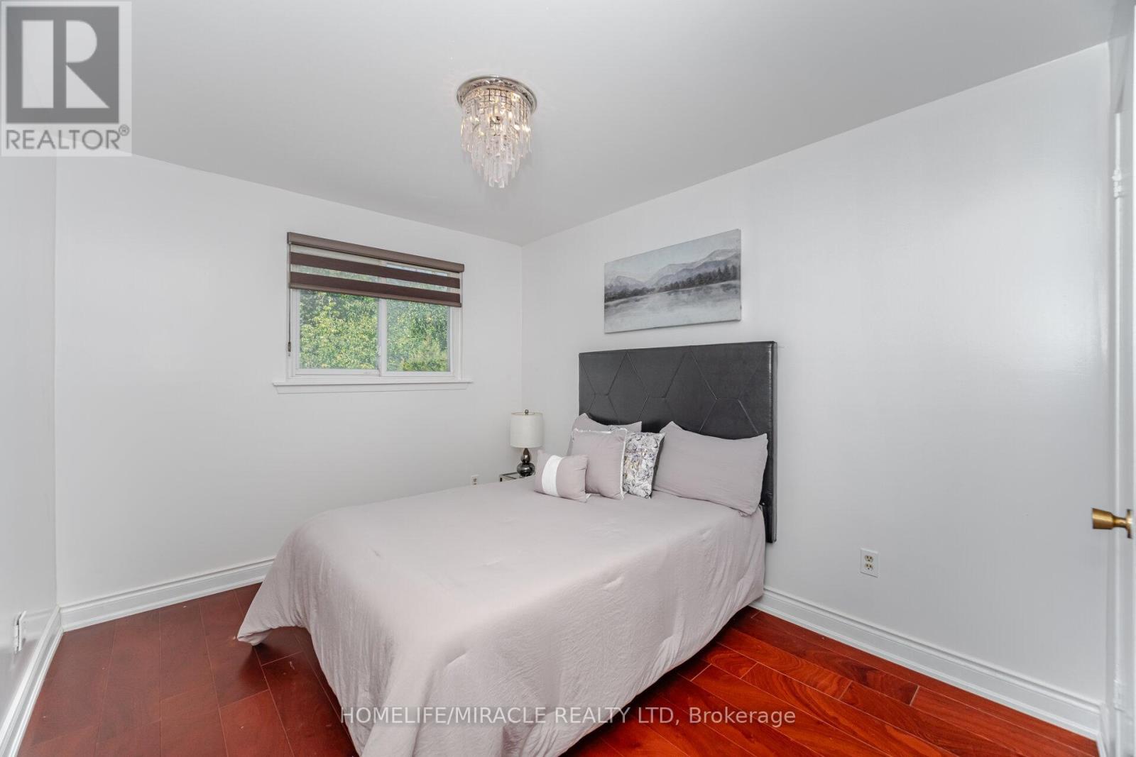 764 Eaglemount Crescent, Mississauga, ON - Indoor Photo Showing Bedroom