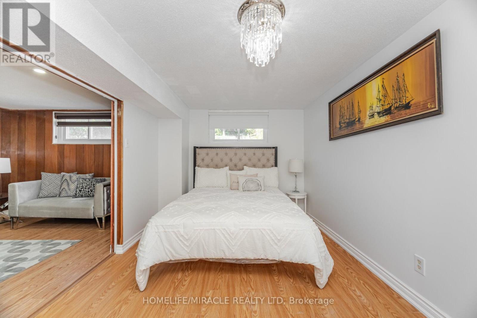 764 Eaglemount Crescent, Mississauga, ON - Indoor Photo Showing Bedroom