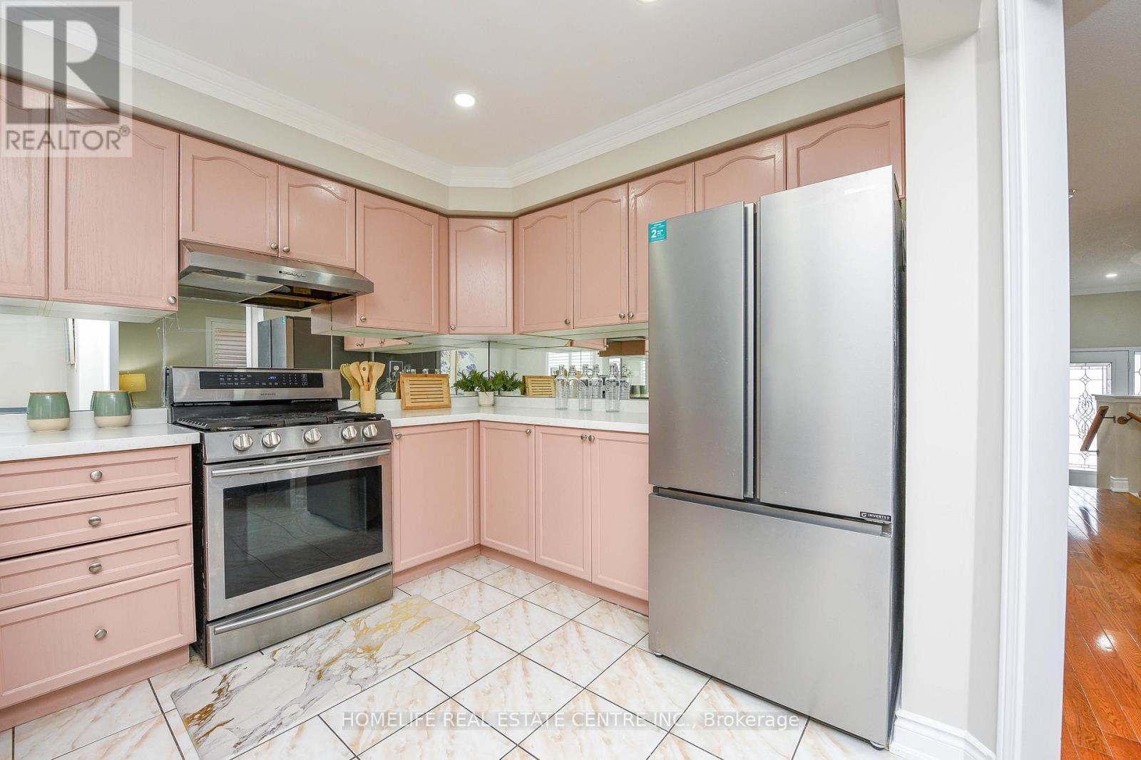 60 Ferncastle Crescent, Brampton, ON - Indoor Photo Showing Kitchen