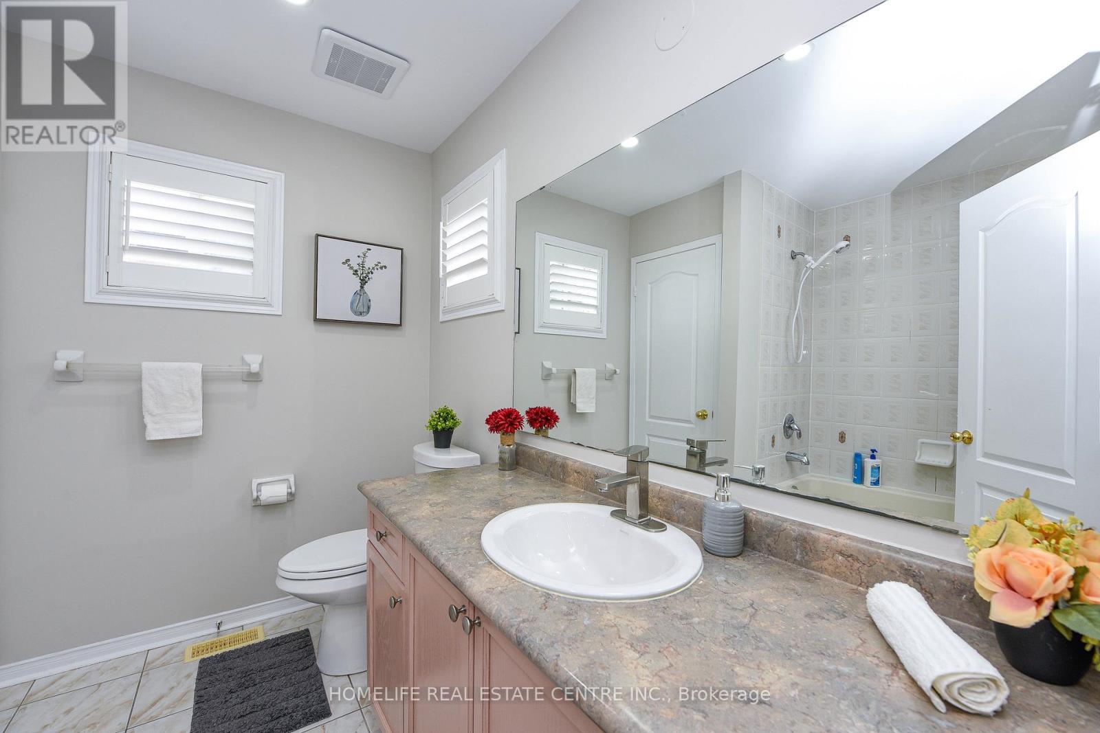 60 Ferncastle Crescent, Brampton, ON - Indoor Photo Showing Bathroom