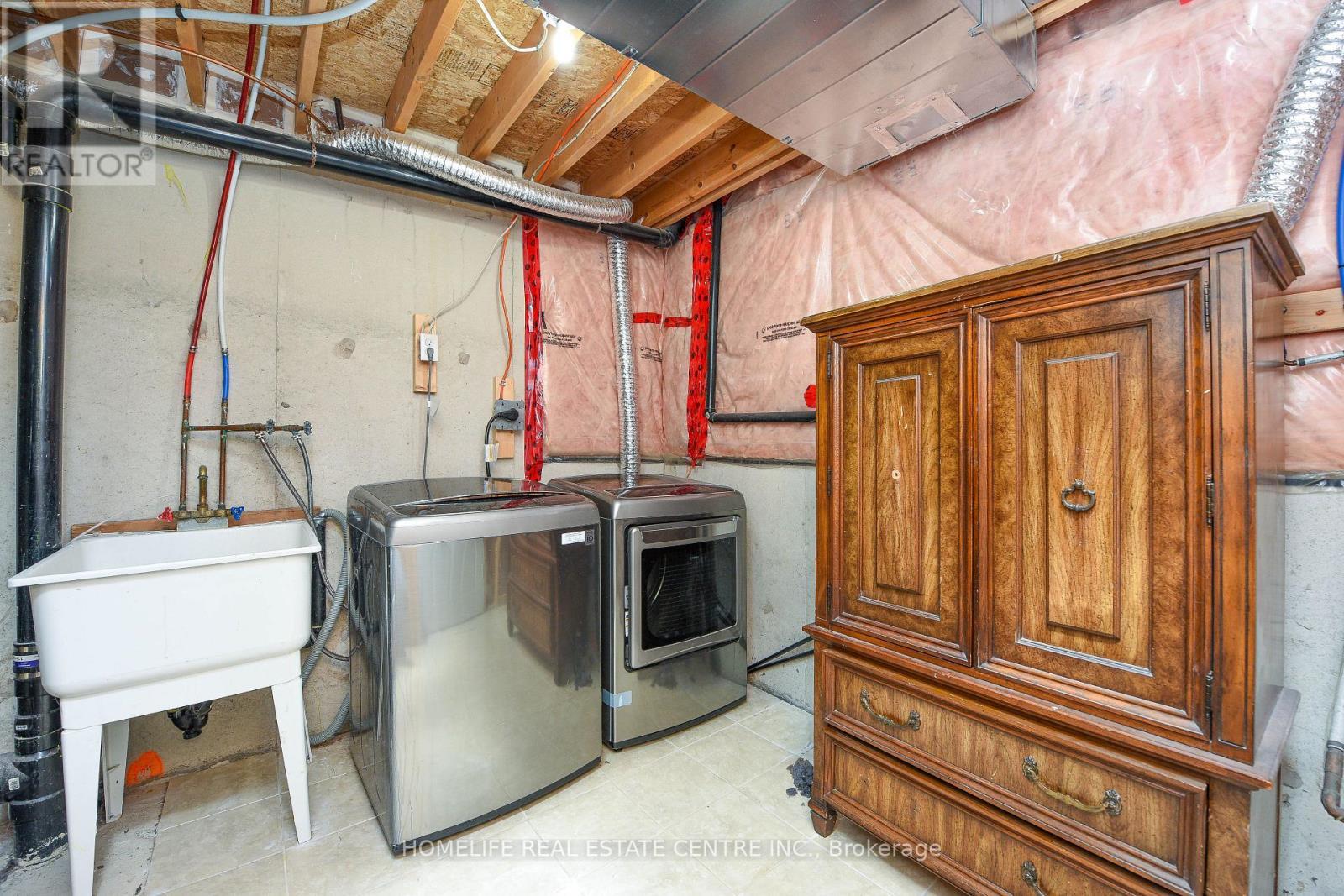 60 Ferncastle Crescent, Brampton, ON - Indoor Photo Showing Laundry Room