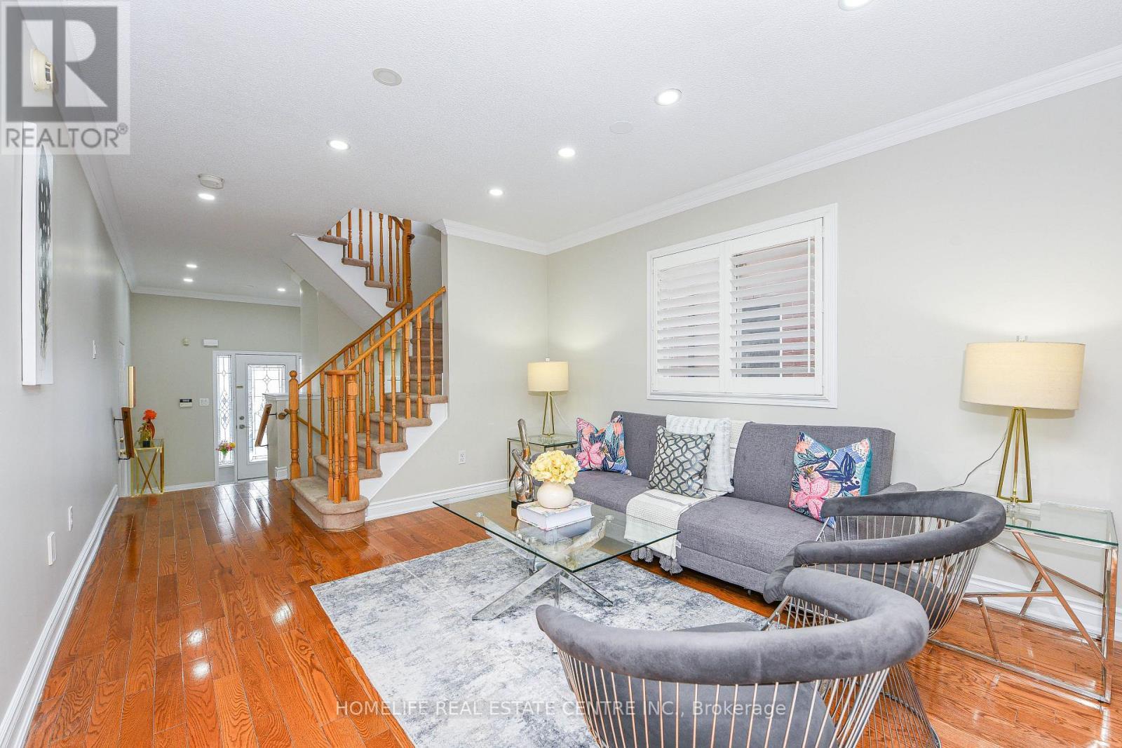 60 Ferncastle Crescent, Brampton, ON - Indoor Photo Showing Living Room