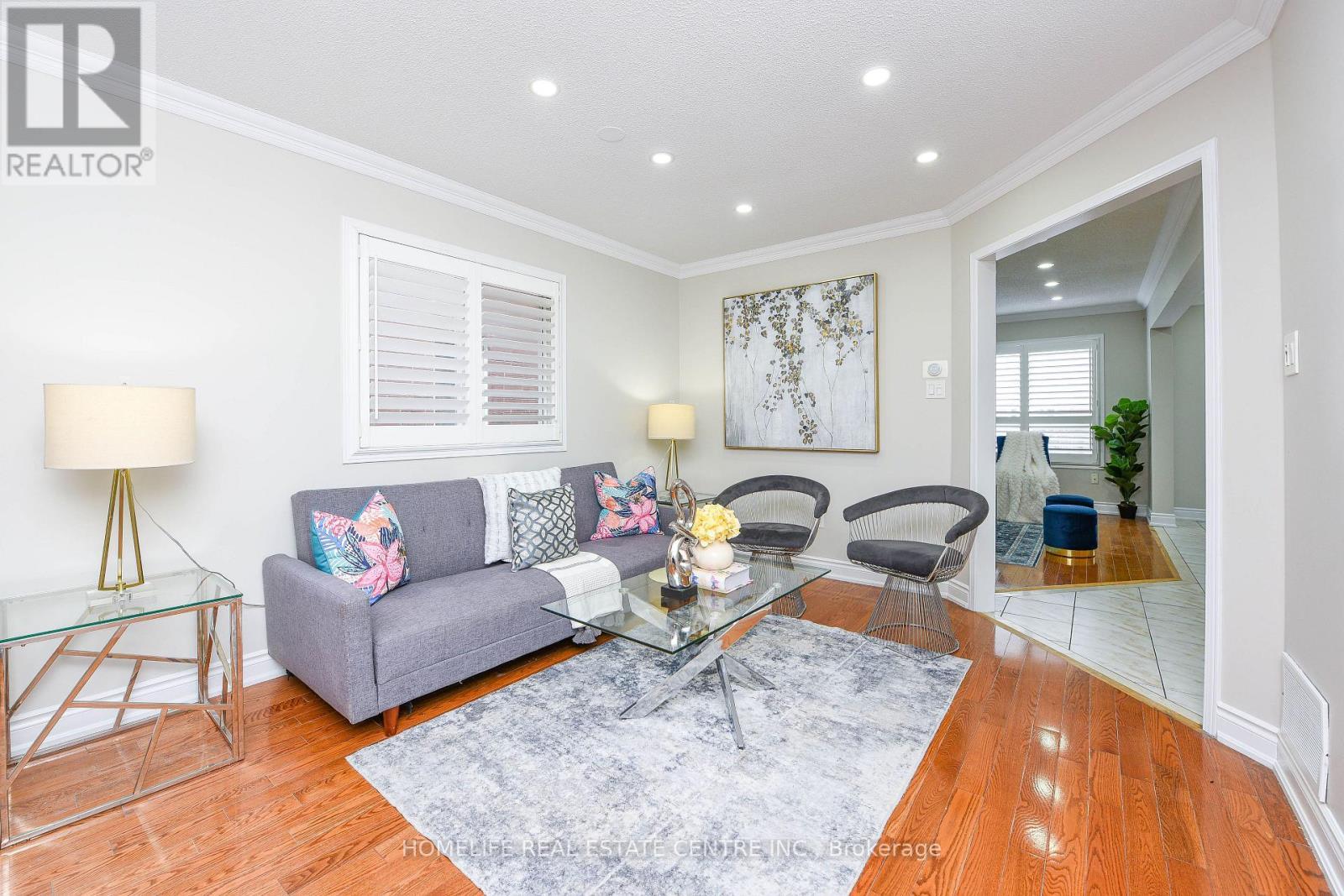60 Ferncastle Crescent, Brampton, ON - Indoor Photo Showing Living Room