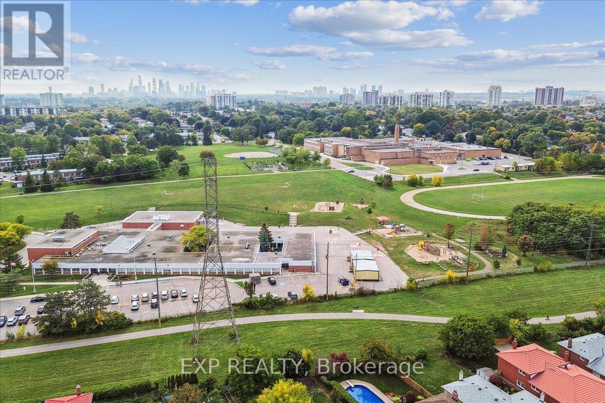 1923 Steepbank Crescent, Mississauga, ON - Outdoor With View