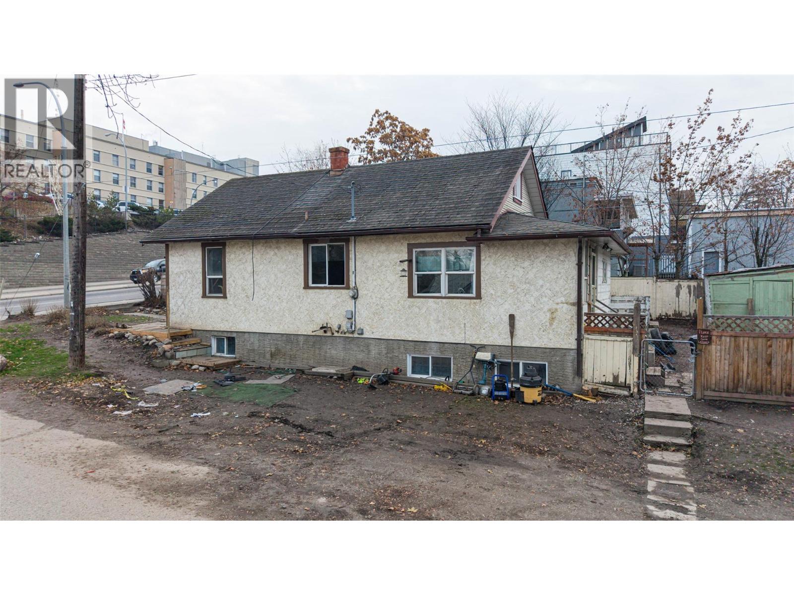 side view of the home from 23 rd Ave - 2214 32 Street, Vernon, BC - Outdoor