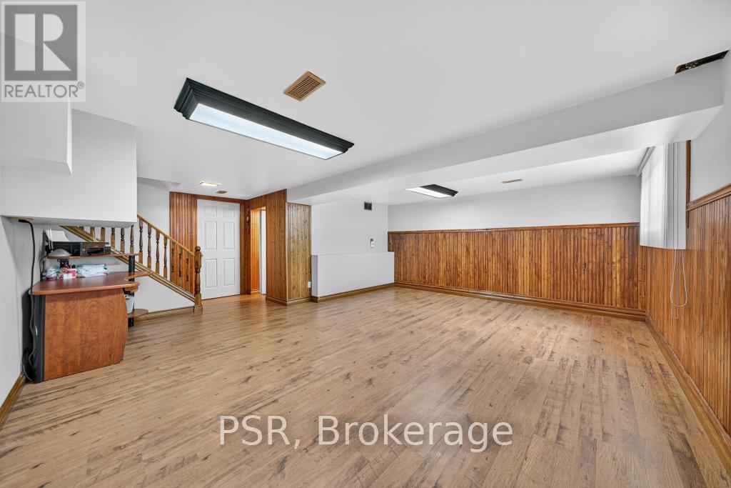 117 Sunrise Drive, Hamilton, ON - Indoor Photo Showing Other Room