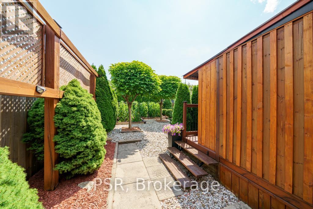 117 Sunrise Drive, Hamilton, ON - Outdoor With Exterior