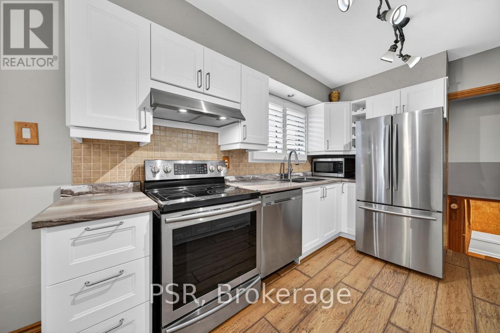 117 Sunrise Drive, Hamilton, ON - Indoor Photo Showing Kitchen With Stainless Steel Kitchen