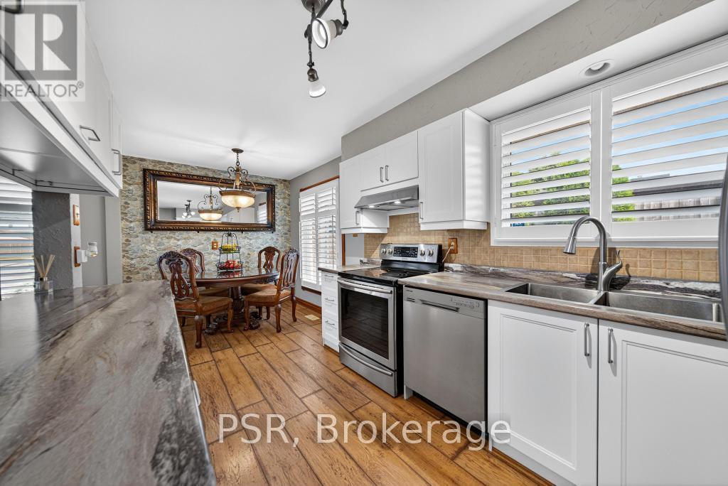 117 Sunrise Drive, Hamilton, ON - Indoor Photo Showing Kitchen With Stainless Steel Kitchen With Double Sink