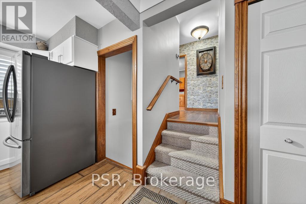 117 Sunrise Drive, Hamilton, ON - Indoor Photo Showing Other Room