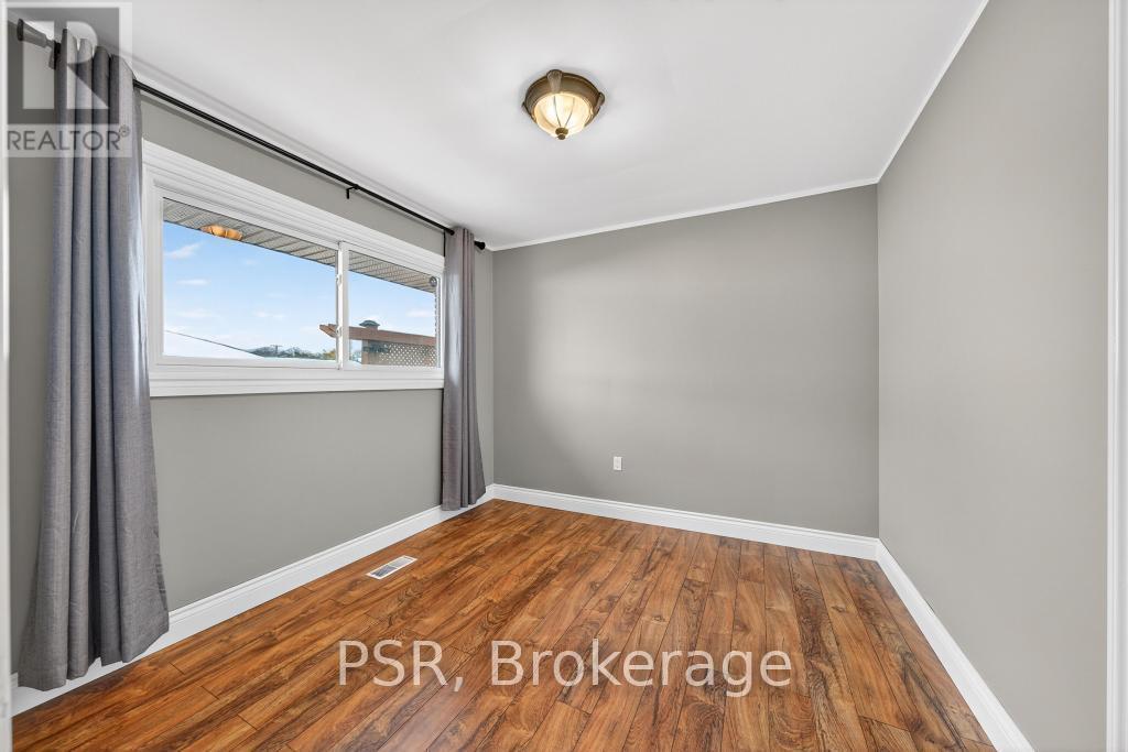 117 Sunrise Drive, Hamilton, ON - Indoor Photo Showing Other Room