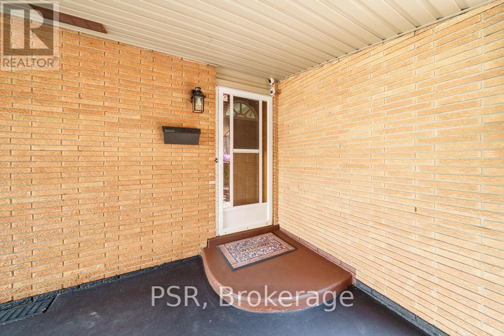 117 Sunrise Drive, Hamilton, ON - Outdoor With Exterior