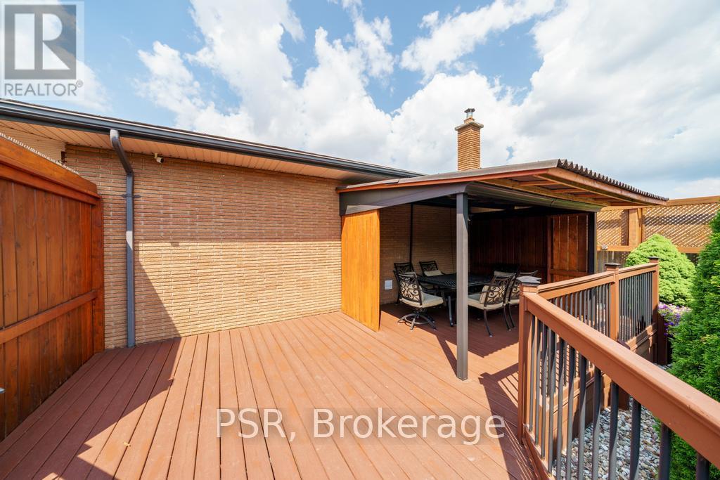 117 Sunrise Drive, Hamilton, ON - Outdoor With Deck Patio Veranda With Exterior