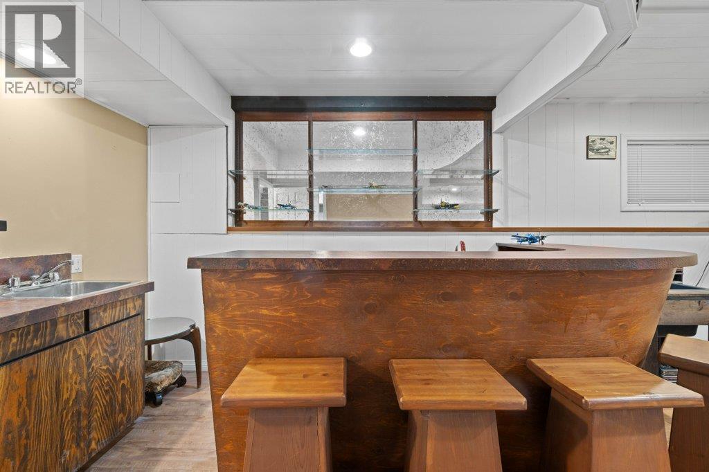 70 18 Street Ne, Salmon Arm, BC - Indoor