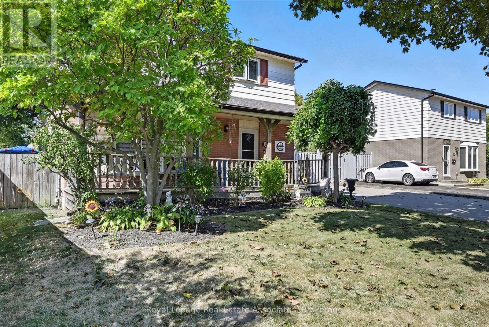 Front of Structure - 107 Billington Crescent, Hamilton, ON - Outdoor With Deck Patio Veranda