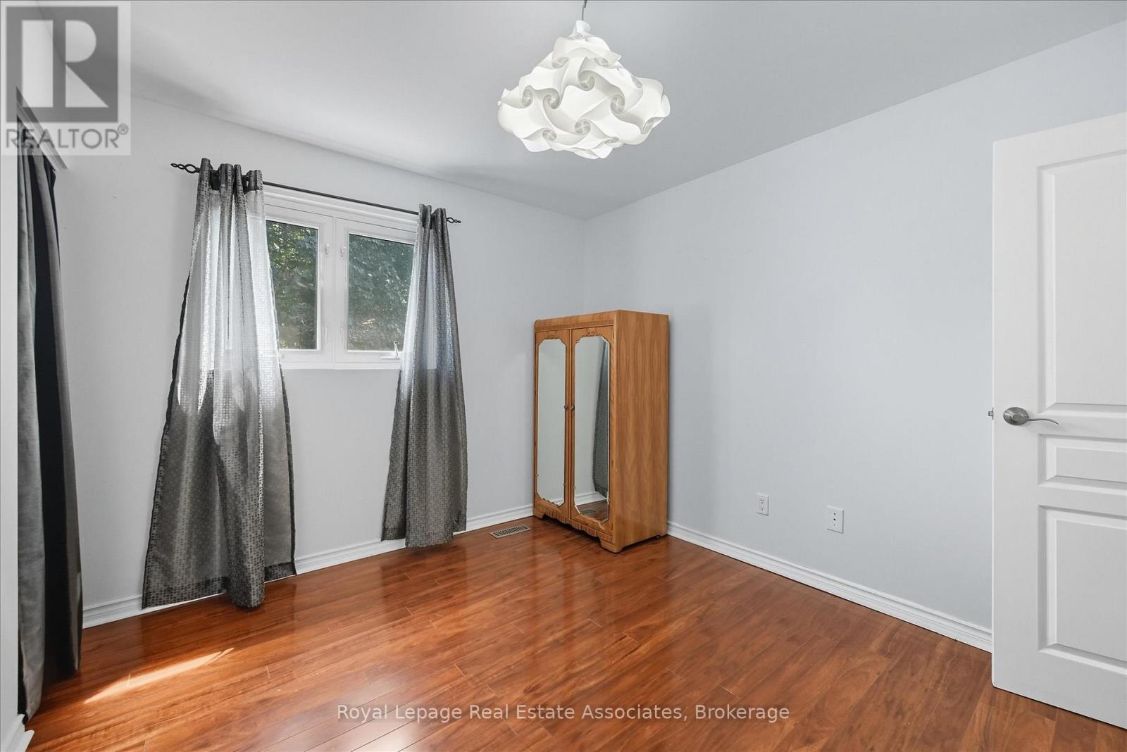 Bedroom 2 - 107 Billington Crescent, Hamilton, ON - Indoor Photo Showing Other Room