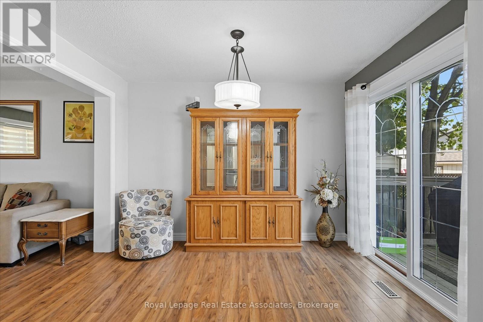 Dining Room - 107 Billington Crescent, Hamilton, ON - Indoor Photo Showing Other Room