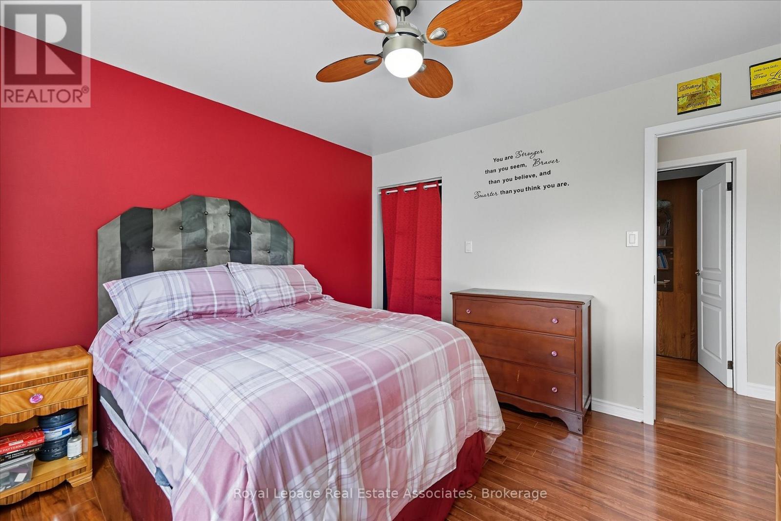 Primary Bedroom - 107 Billington Crescent, Hamilton, ON - Indoor Photo Showing Bedroom