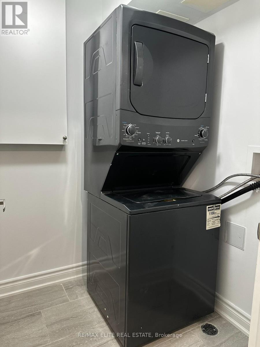 77 Foreht Crescent, Aurora, ON - Indoor Photo Showing Laundry Room